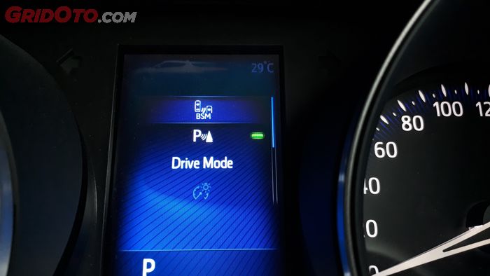 Pengaturan Blind Spot Monitor Toyota C-HR Melalui Layar MID
