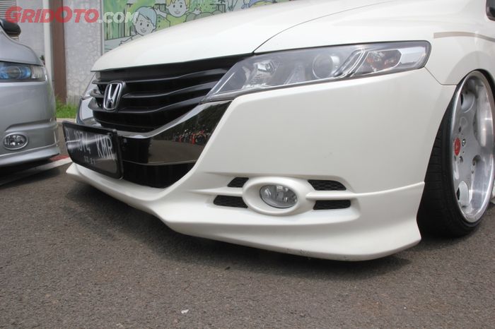 Bumper depan Odyssey RB3 facelift, beda model dan ada foglamp