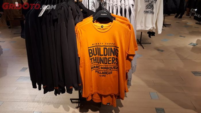 T-Shirt Marc Marquez by Pull &amp; Bear bewarna orange