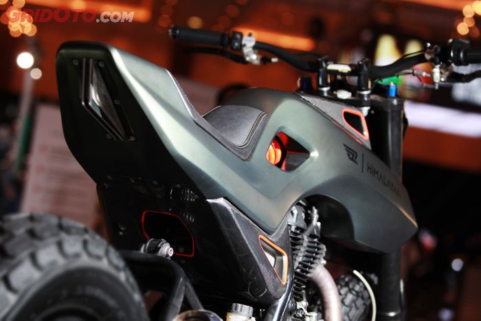 Royal Enfield Himalayan РѕС‚ Smoked Garage