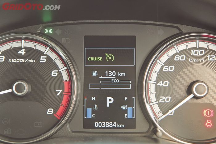 Fitur cruise control sudah diaktifkan