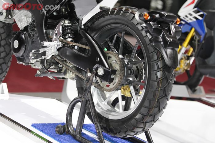 Suzuki GSX150 Bandit Cafe Racer IMOS 2018