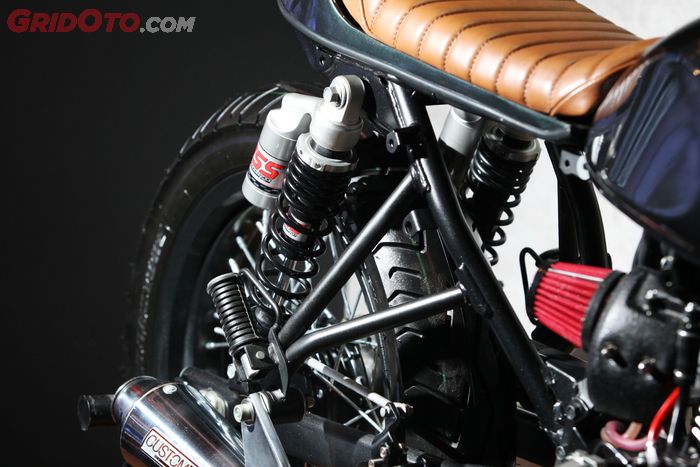 Kawasaki W175 Cafe Racer Katros Garage