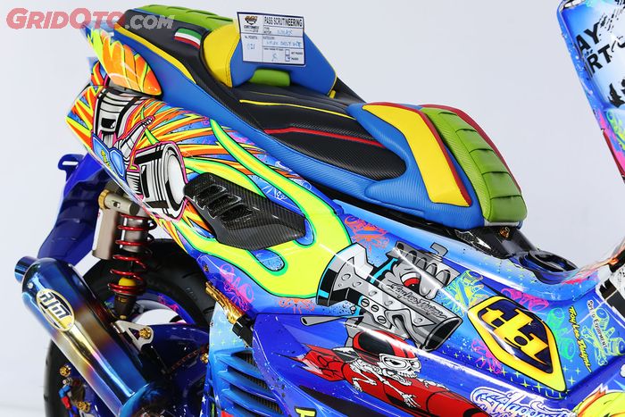 Yamaha NMAX Bertema Troy Lee Design Pop Art Mamo Style