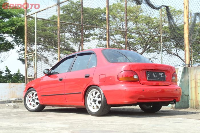 Signal Red, warna khas mobil gaul '90-an