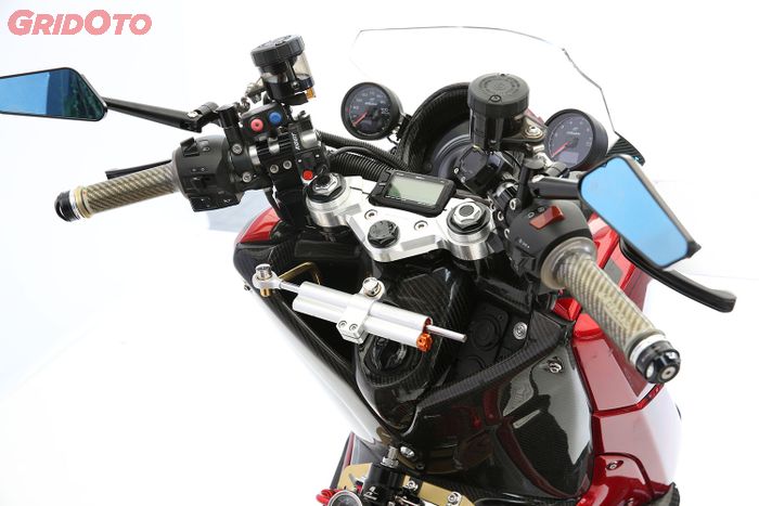 Yamaha NMAX Bertema Iron Man Juara Master Customaxi Yamaha 2018 Makassar