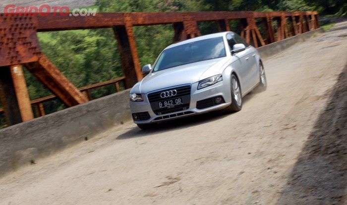 Audi A4 generasi keempat