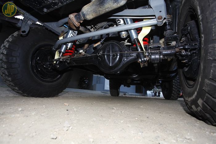 Gardan Toyota Prado jadi kunci otot baja si Jimny sampai saat ini, as roda masih standar, dan belum pernah patah