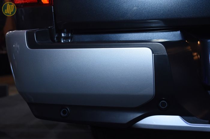 Posisi sensor belakang Mitsubishi new Triton