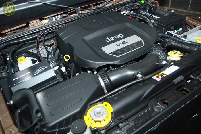 Mesin masih memakai Pentastar V6 3.000 cc bensin 
