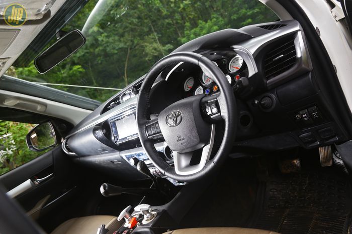 Modifikasi Double Cabin, Toyota Hilux Ini Ubahannya Terlalu Mantap
