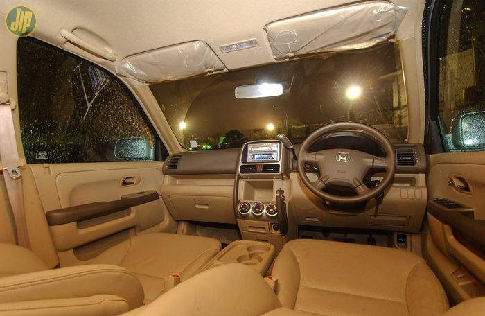 Interior Honda CR-V generasi kedua