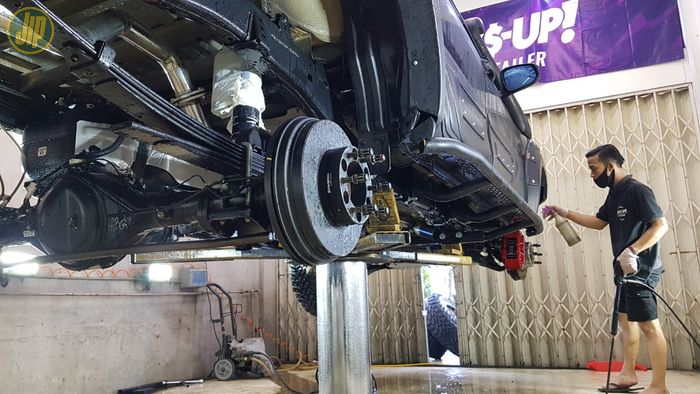 Undercarriage Detailing Kolong Mobil