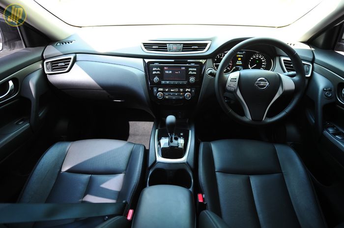 Interior Nissan X-Trail Hybrid 2015