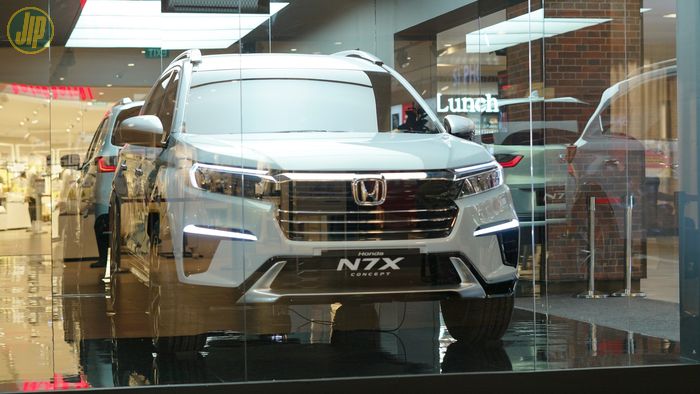 Honda N7X Concept tampil di dalam ruang kaca