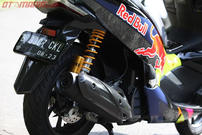 Modifikasi Honda PCX Livery Red Bull Layz Motor