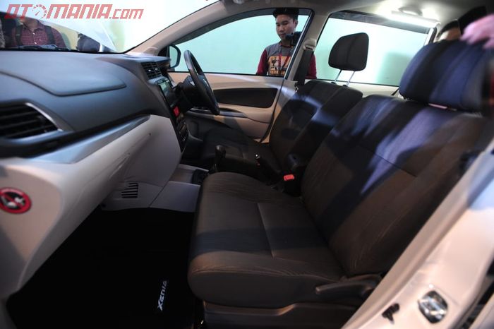 Daihatsu Great New Xenia. Dasbor dan kabin depan