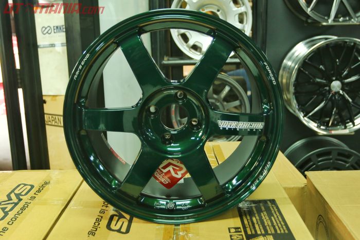 Volk Racin TE37 Saga Racing Green ukuran 17 inci