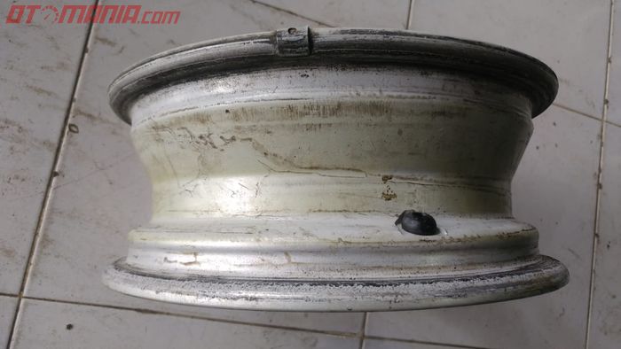 Ilustrasi bibir pelek