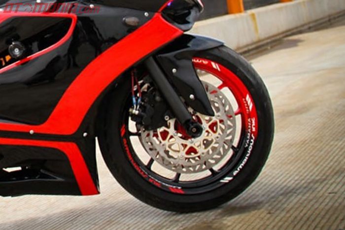 Modifikasi Yamaha Byson ala Ducati Panigale DJ Custom