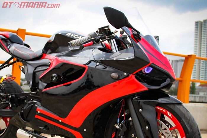 Modifikasi Yamaha Byson ala Ducati Panigale DJ Custom