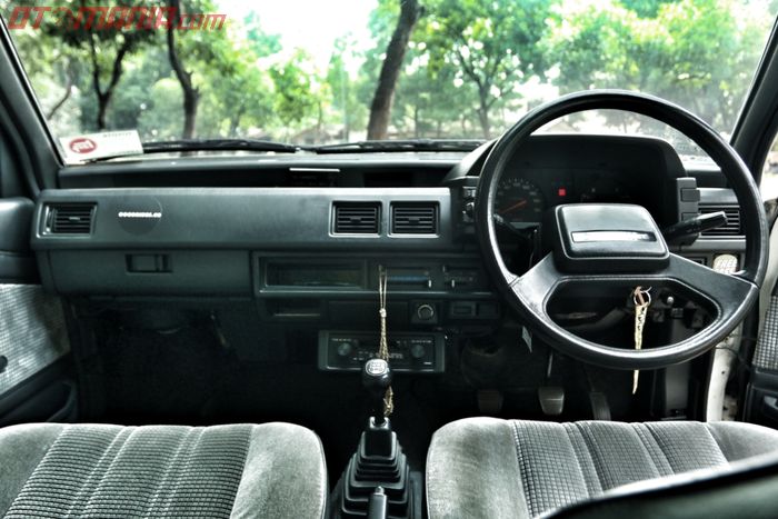 Interior masih mulus banget