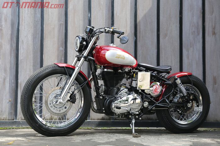 Royal Enfield Classic 350 Bobber 32 Custom Djakarta