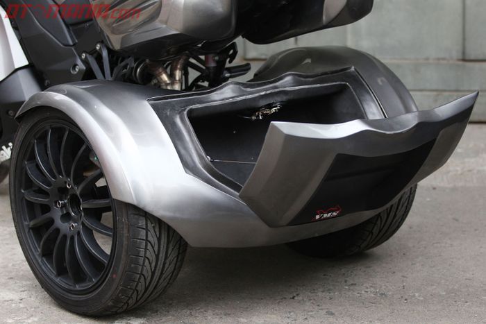 Kawasaki Ninja 1000 Roda Tiga Trike Vincent Motor Sport