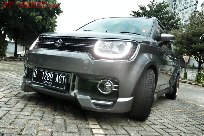 Add-on depan pada sisi kiri dan kanan bumper