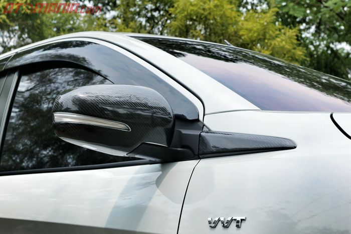 Aksen carbon kevlar pada cover spion Suzuki Ertiga Sport