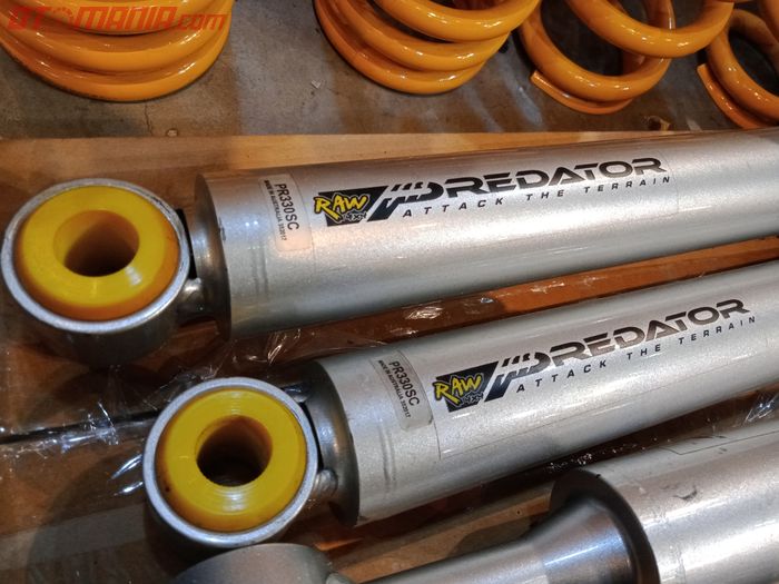 Punya damping smooth namun juga bisa mengurangi body roll