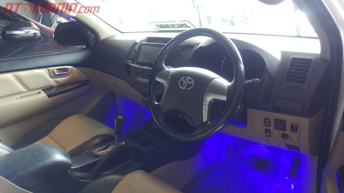 bagian interior Toyota Fortuner diesel