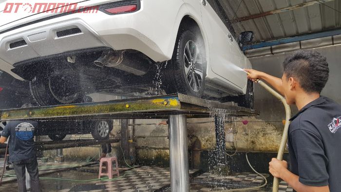 Ilustrasi. Cuci Mobil Klin Car Wash Saidi Raya, Jakarta Selatan