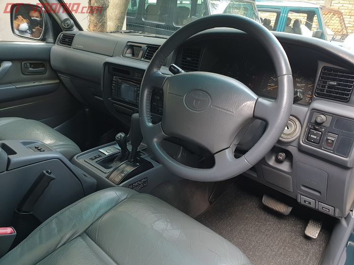 Interior Toyota Land Cruiser VX-R 1997