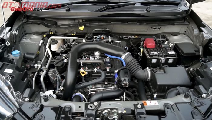 Ilustrasi. Buka kap mesin Toyota Raize 1KR-VET 1.000 cc turbo