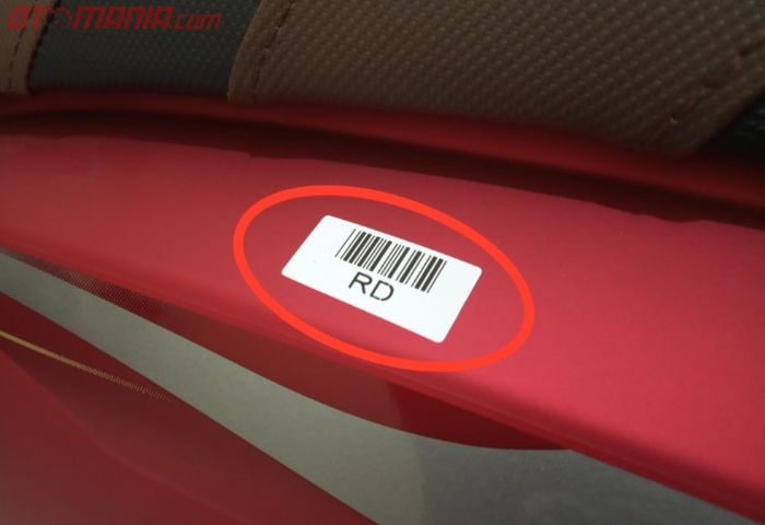 Stiker barcode di motor baru