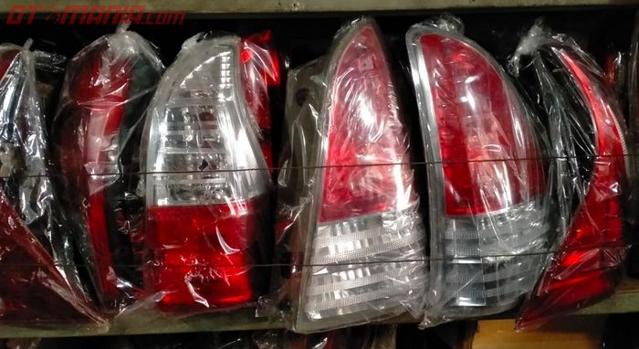 Stoplamp Kijang Innova harga Rp 600 ribuan