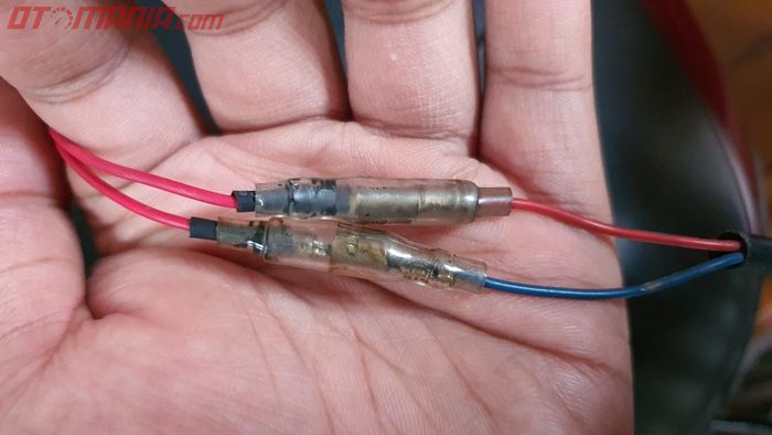 Induksi pada kabel massa atau negatif 