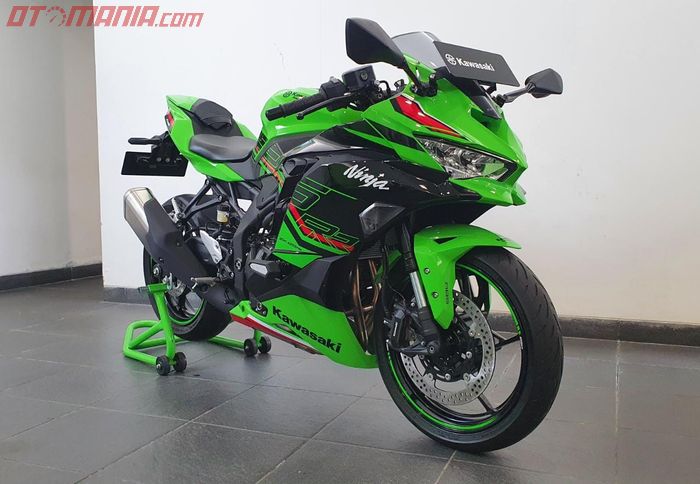 Kawasaki Ninja ZX-25RR 2023
