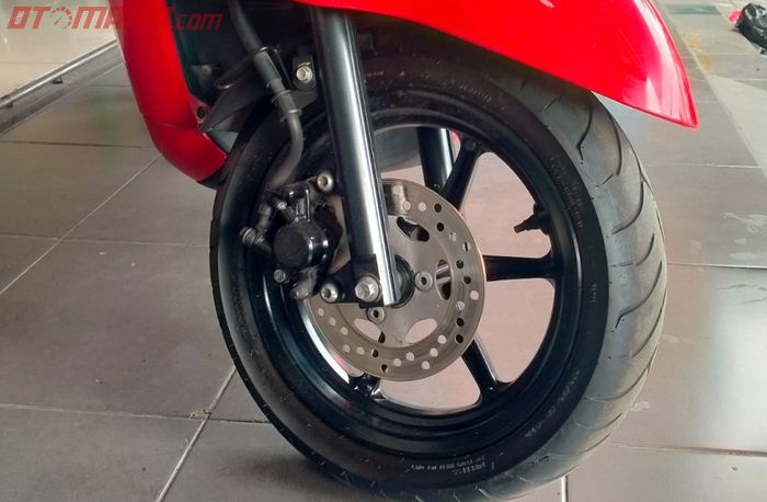 Ban motor bagian depan