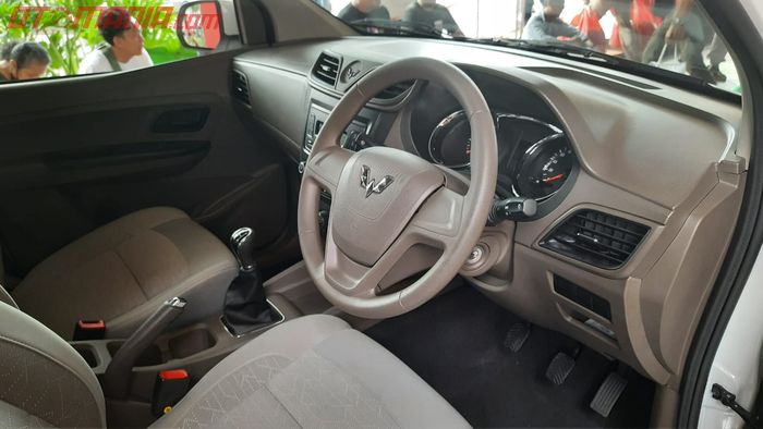 Interior Wuling Formo Max 