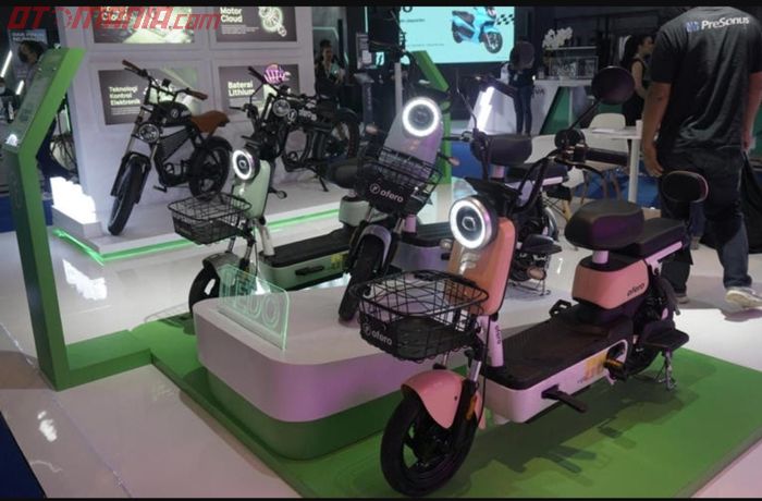 Sepeda listrik Ofero Ledo di IIMS 2023. Harga Rp 5 jutaan. 