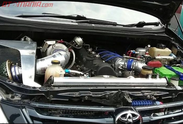 Ilustrasi mesin mobil matic yang dimodifikasi berlebihan bisa merusak transmisi CVT. Ini penyebabnya.