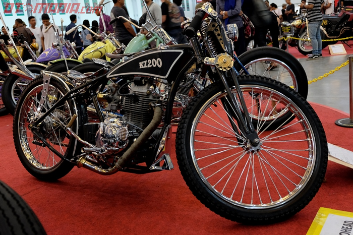 Binter Merzy kustom board tracker di Kustomfest 2017