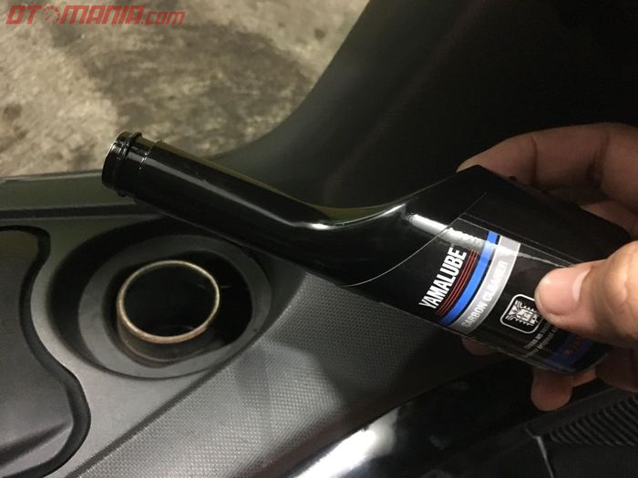 Carbon cleaner cair bisa langsung dituang ke tangki bensin