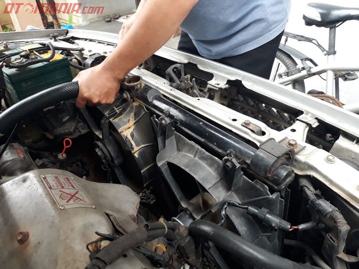 Sebaiknya radiator di cek rutin setiap 30.000 km