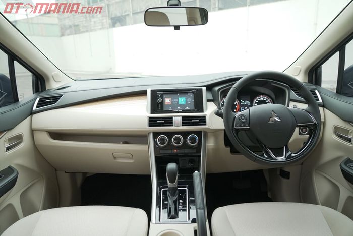 Interior Mitsubishi Xpander Ultimate AT
