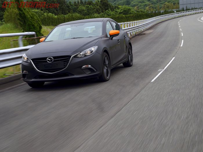 Mazda SKYACTIV-X diuji menggunakan bodi Mazda3 yang dijual saat ini