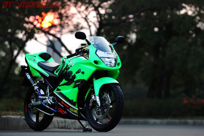 Modifikasi Kawasaki Ninja RR One3 Motoshop