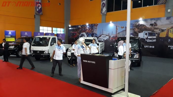 Booth Tata Motors di Acara GIIAS Makassar 2018